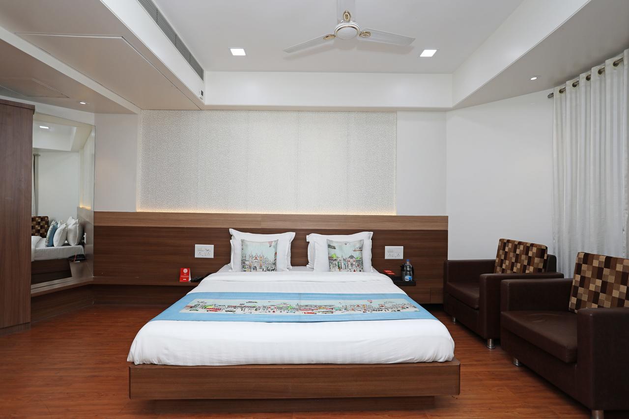 Oyo 10672 Hotel Riviera Nashik Exterior foto