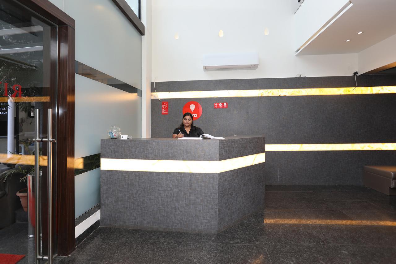 Oyo 10672 Hotel Riviera Nashik Exterior foto