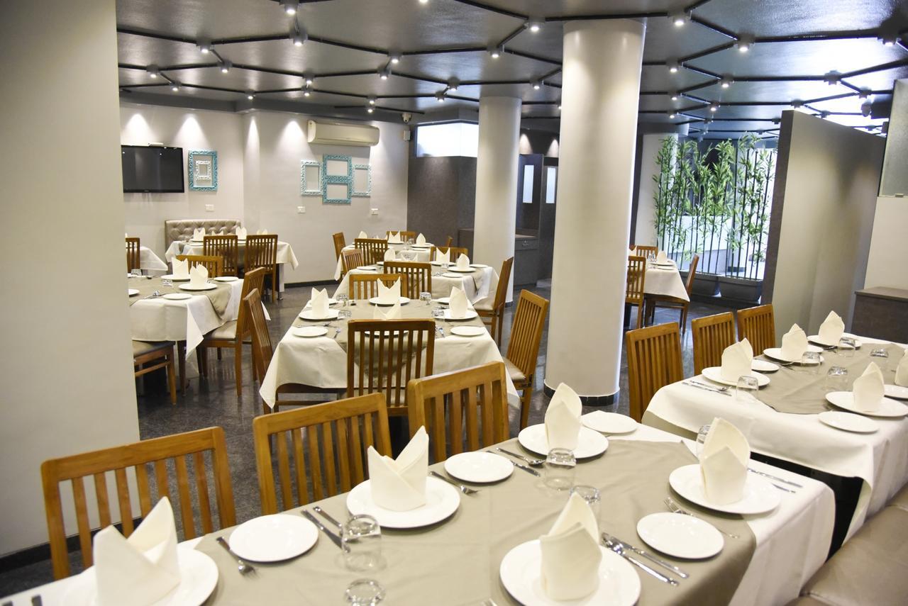 Oyo 10672 Hotel Riviera Nashik Exterior foto