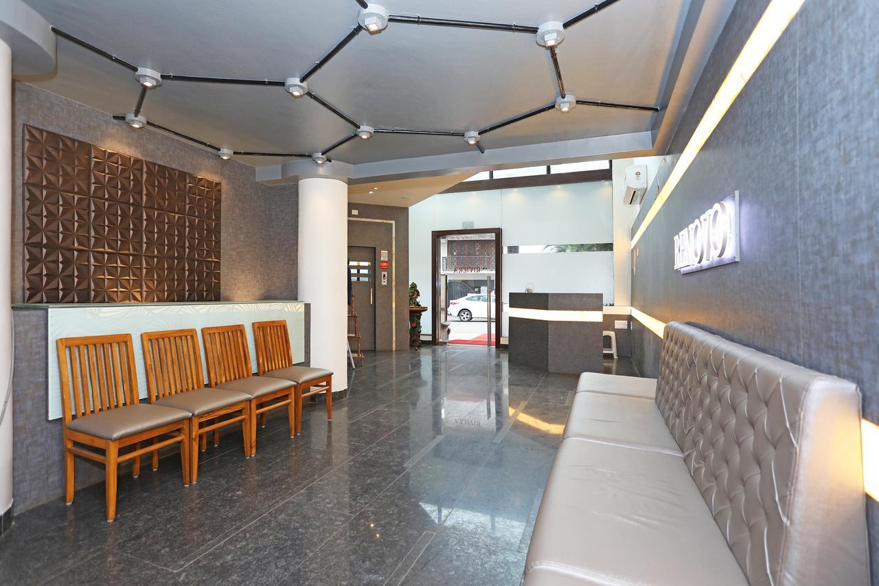 Oyo 10672 Hotel Riviera Nashik Exterior foto