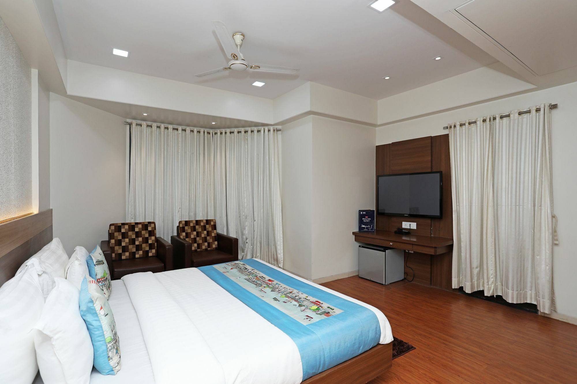 Oyo 10672 Hotel Riviera Nashik Exterior foto