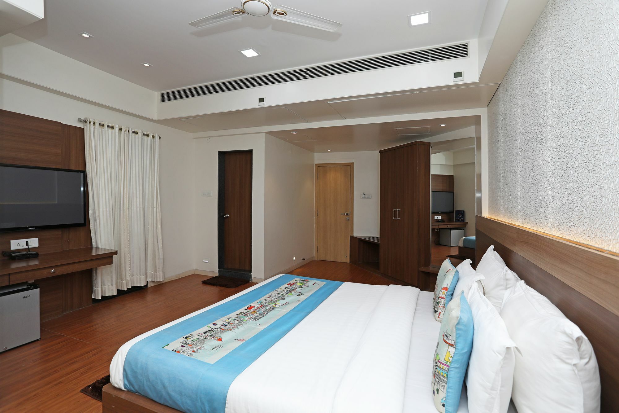 Oyo 10672 Hotel Riviera Nashik Exterior foto